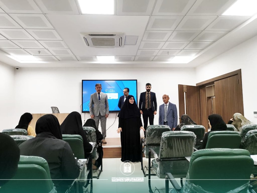 جولة تفقدية للسيدة العميدة على القاعات الامتحانية بالتزامن مع الامتحان التقويمي