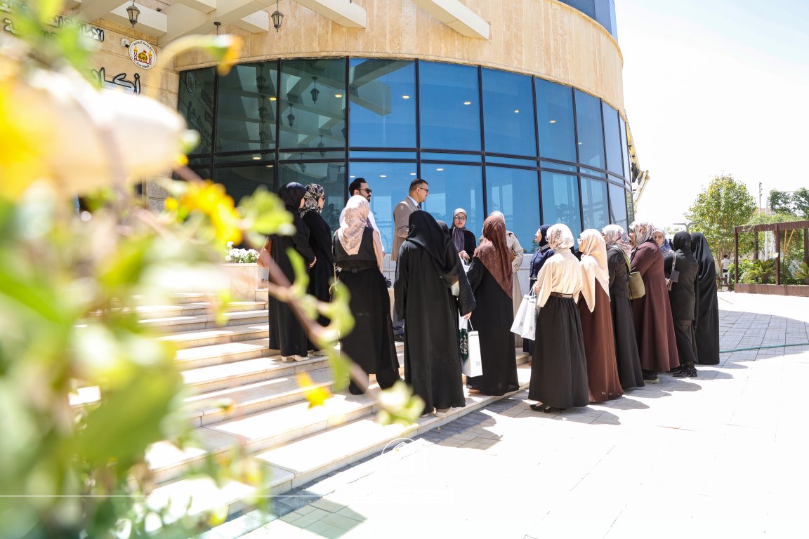 Pharmacy College Embodies Its Humanitarian Mission Through Community Visit to Al-Sibtain Academy
