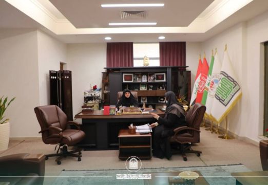 رئيسة جامعة الزهراء (ع) تناقش تقرير الاعتماد البرامجي وخطط كلية الصيدلة المستقبلية