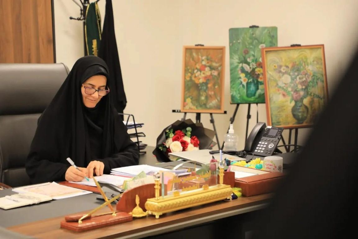 صورة العميدة