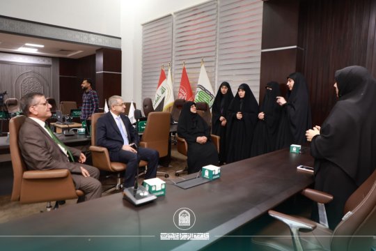 المناظرات الجامعية تسجل فيها طالبات الزهراء (ع) حضورًا لافتًا