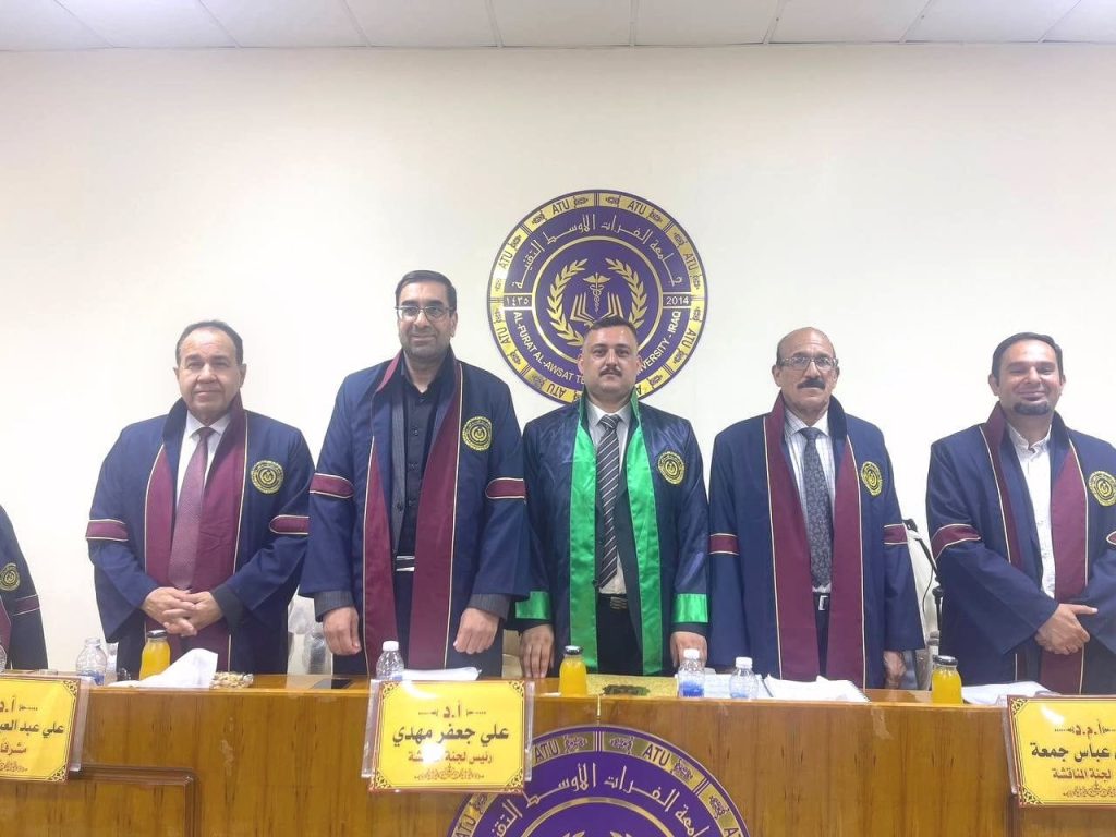 مدير الشؤون العلمية يترأس لجنة مناقشة رسالة ماجستير في الكلية التقنية الكهربائية