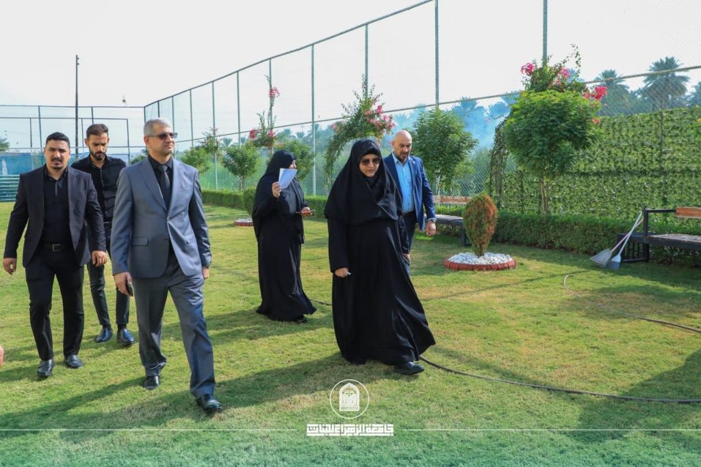 رئيسة جامعة الزهراء (عليها السلام) للبنات تجري جولة ميدانية على أقسام الجامعة