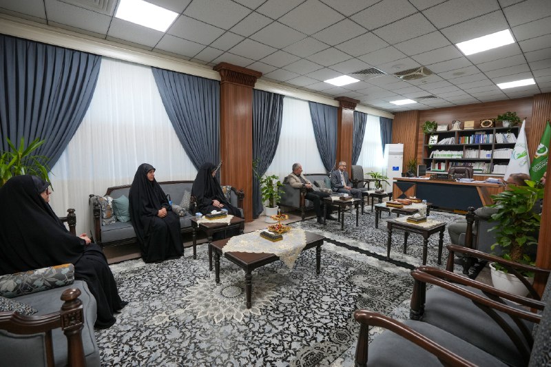 وفد من جامعة الزهراء (عليها السلام) للبنات يتباحث مع مجموعتي الوارث والعميد التعليمية لمتابعة عمل خريجاتها