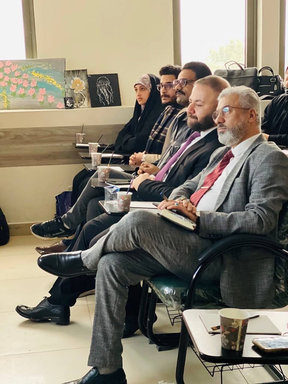 قسم اللغة الانجليزية/كلية التربية في جامعة الزهراء (عليها السلام) يقيم ورشة فنية بعنوان (Know Yourself Through Colours)