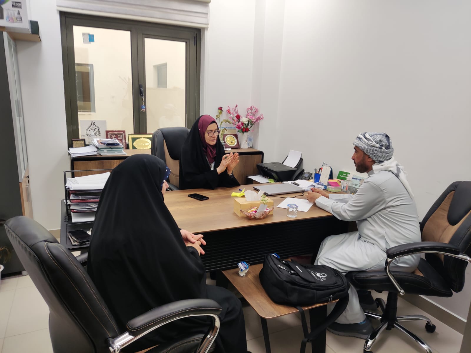 الدكتور ميرزا المطاوعة من السعودية يزور جامعة الزهراء (عليها السلام) للبنات