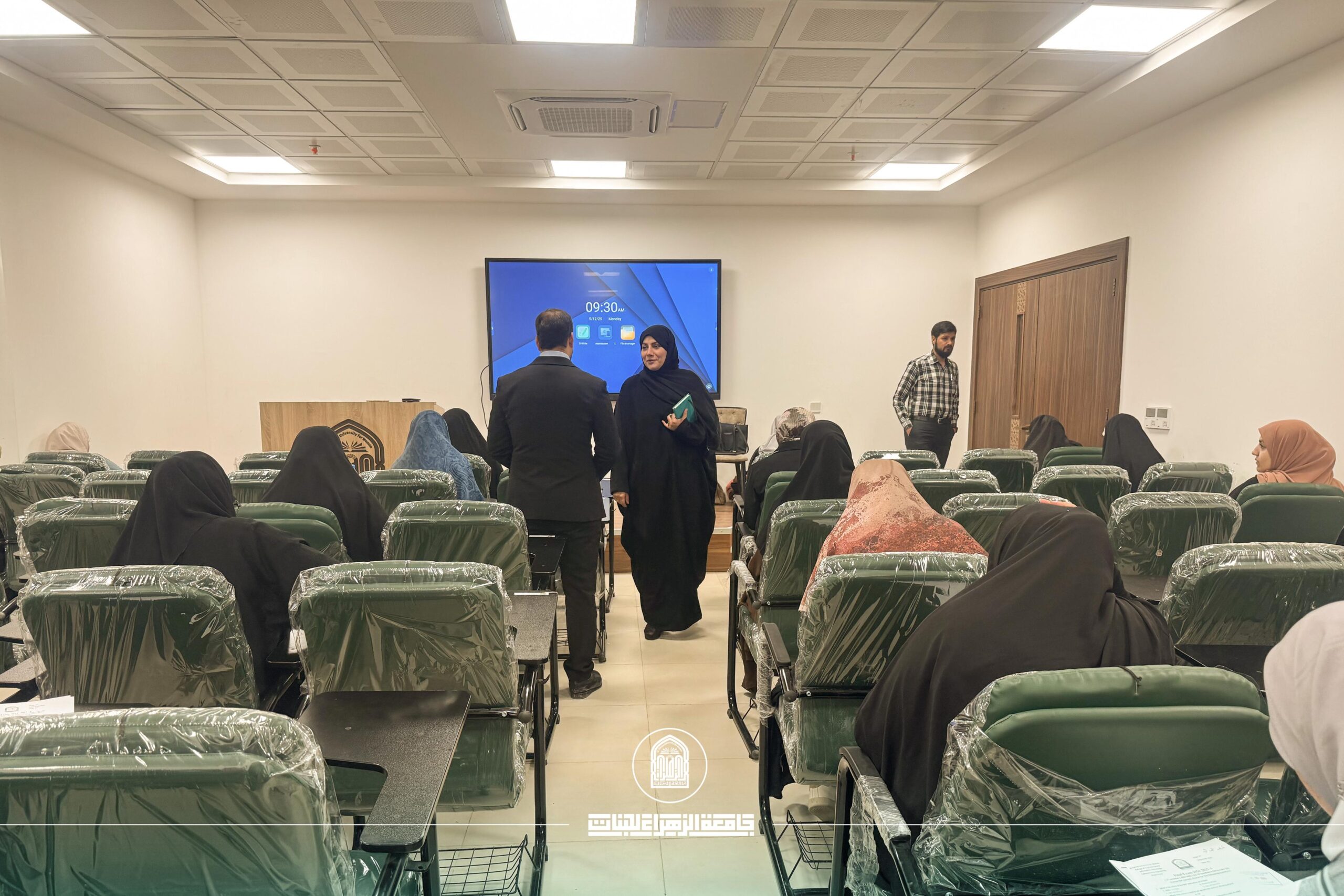 The Dean of the College of Engineering at Al-Zahraa University Continues Her Inspection Tours to Ensure an Optimal Exam Environment and Academic Excellence