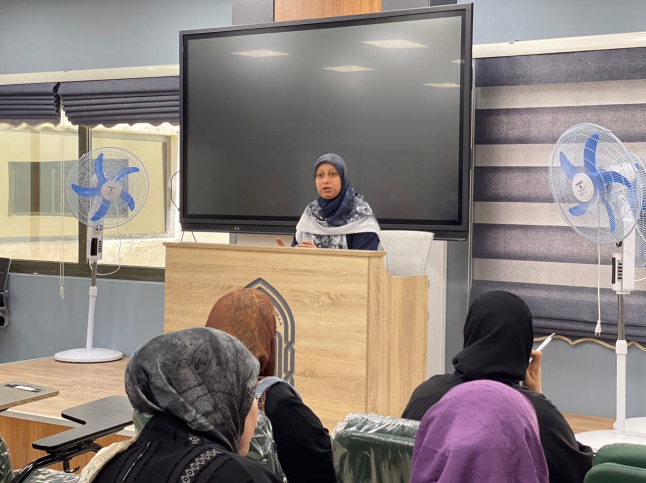 Dean of Faculty of Pharmacy Meets Teaching and Administrative Staff